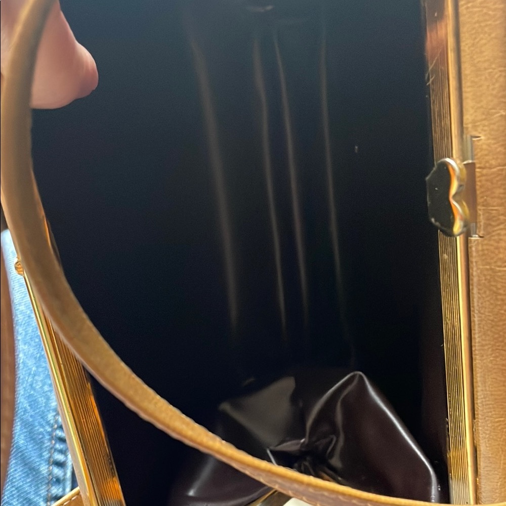 Vintage Tan  Leather Calego Made in Canada Handbag - Picture 7 of 8